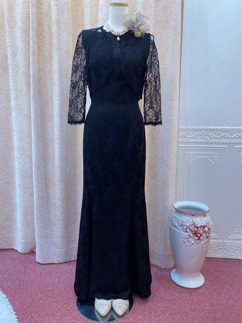 マーメイドラインのドレスとレーシーボレロ／クレアローズ