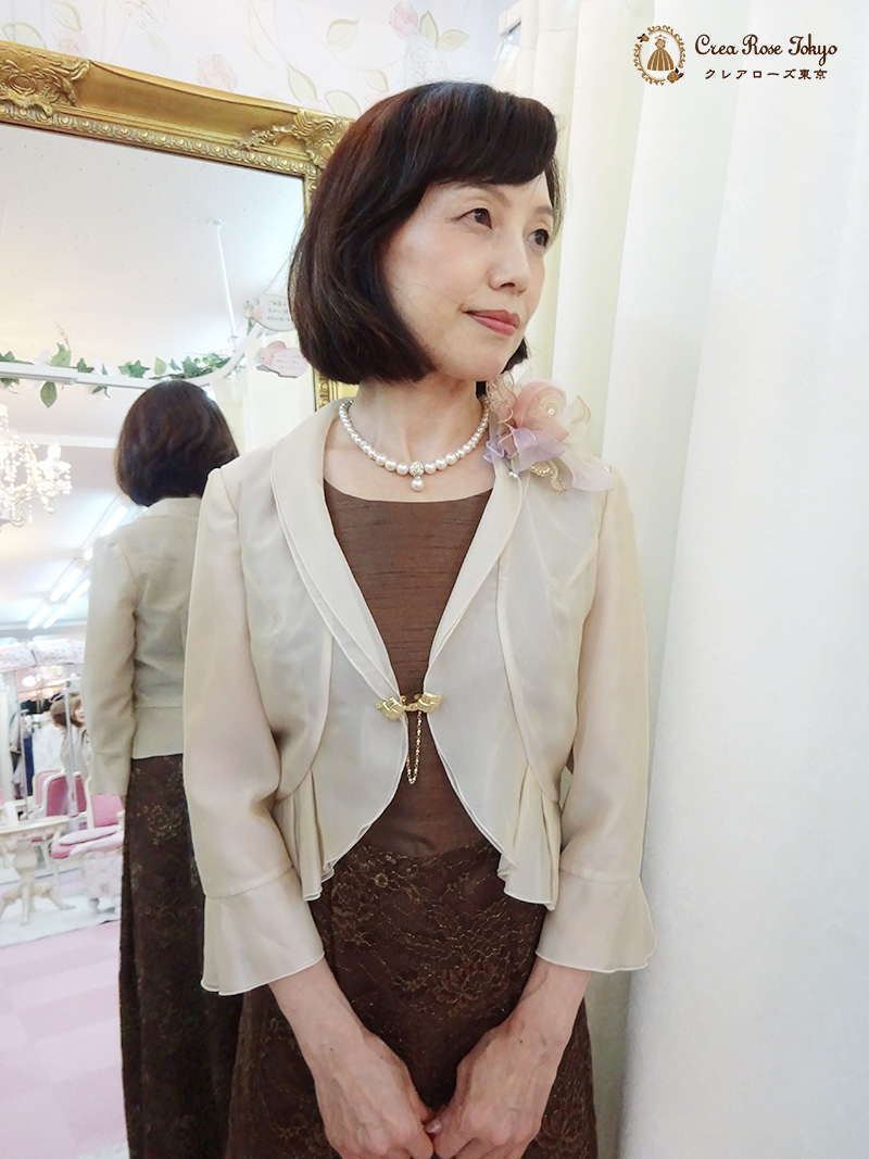 日本製の柔らかいベージュカラーボレロ【マミールボレロジャケット】 ミセスにおすすめ画像