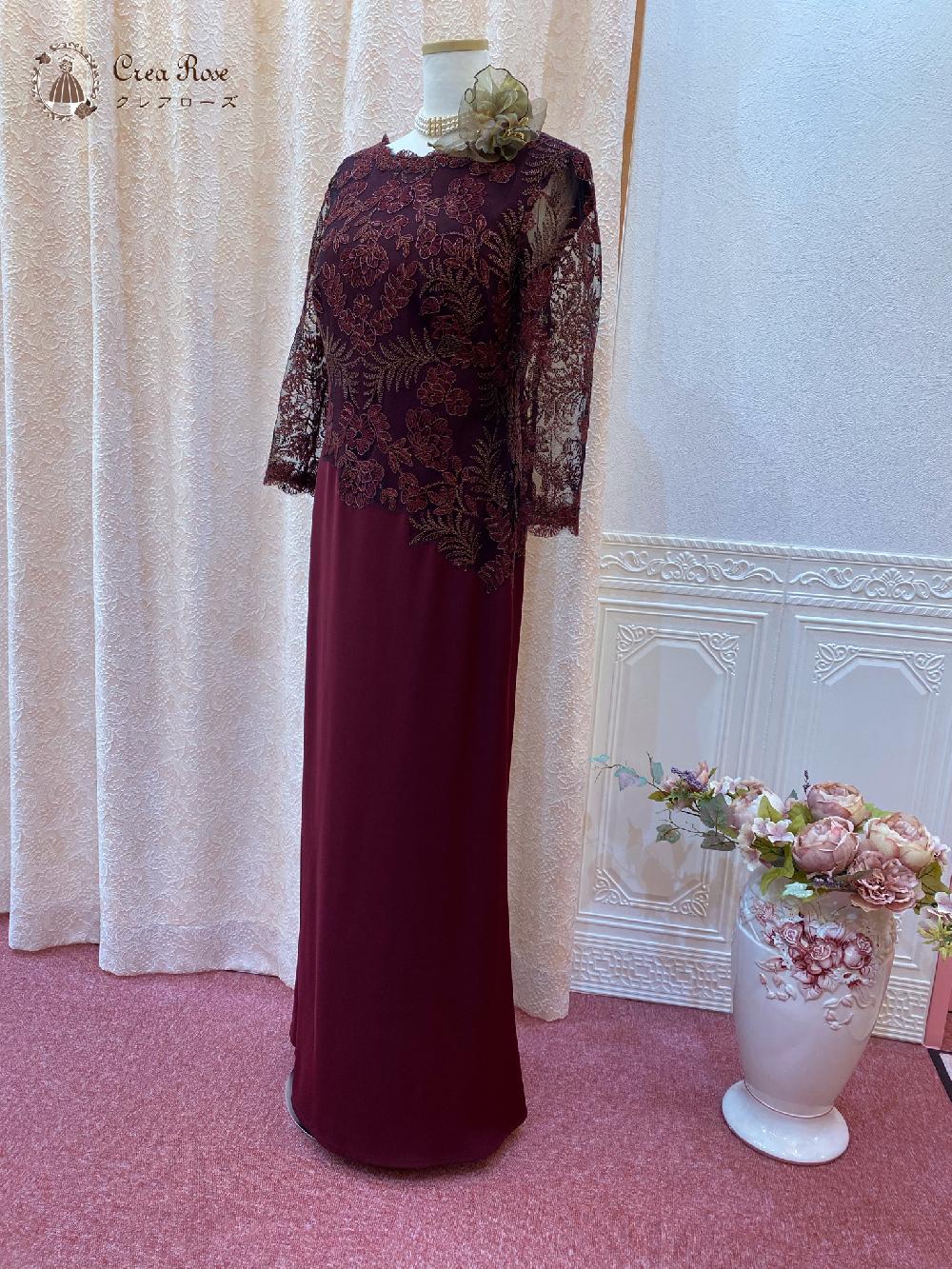 横浜元町　13号の正礼装ドレス【ヴィーナスレッドドレス】ワインレッドが印象的なドレスは新郎新婦お母様やミセスのパーティに