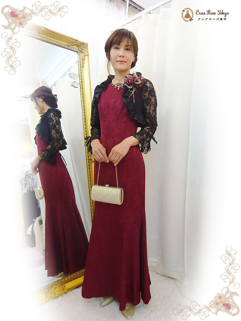 イブニングドレスレ7～9号（細身）の方、落ち着いた紅色が映える