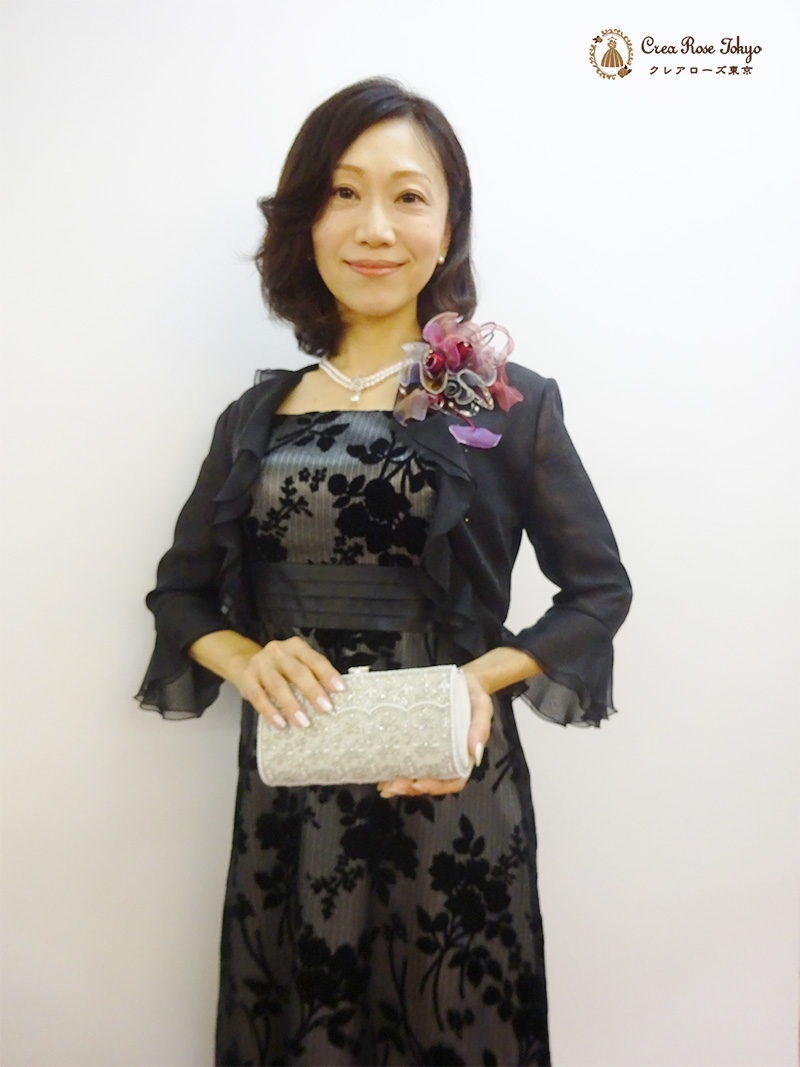 【フルール・ウェンディードレス】背中のリボンがアクセント　お母さまに