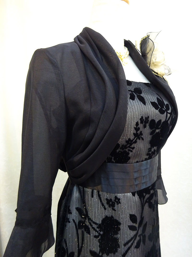 【フルール・ウェンディードレス】背中のリボンがアクセント　お母さまに