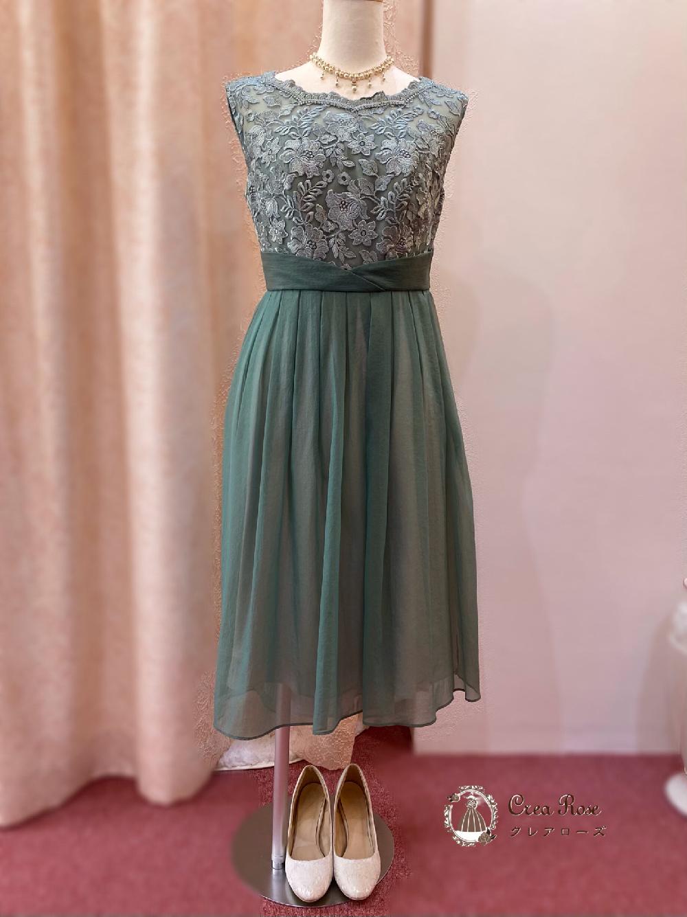 白薔薇と葉を思わせるコーディネート【モーヴガーデンドレス＋ホワイトローズボレロ】結婚式やパティーに