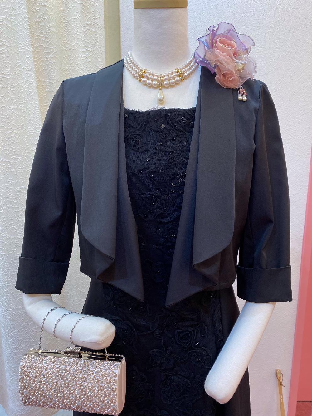 縦ラインの立体模様がエレガントにスタイルアップ【ジュネットドレッシー＋テルサボレロ】華やかなブラックロングドレス