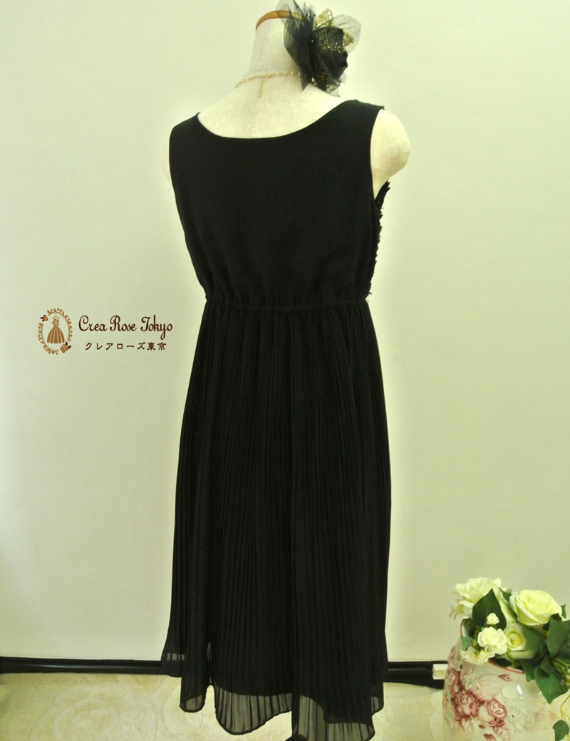 [メイベル]プリーツのブラック清楚ドレス　中学生の発表会にも