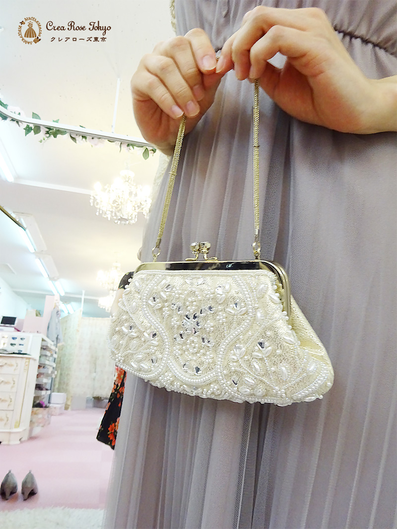 フェミニンな薄紫のミディアムドレスにナチュラルカラーのボレロを合わせた2点セット！【ハイネスフラワードレス＋ソフィーレースクリームボレロ】ご親族様に