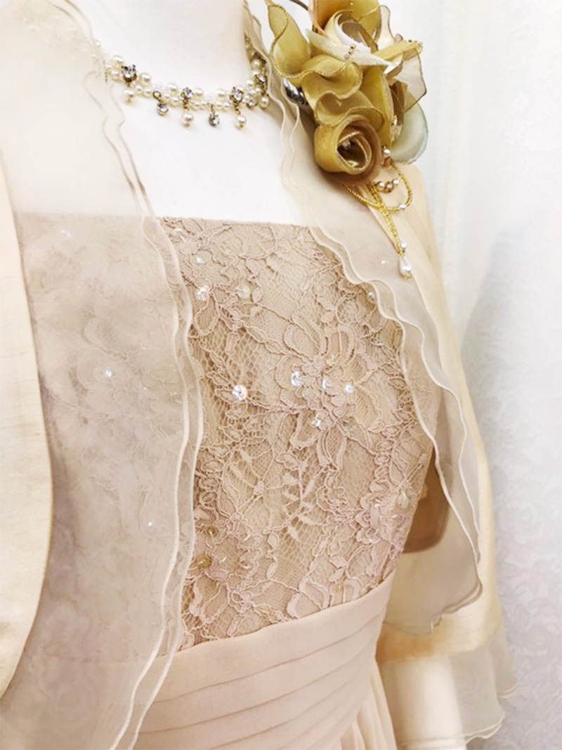 華やかなお母様に！肌馴染みの良いクリームカラーコーディネート2点セット！【ヨハンナ・クリスティドレス＋ベージュミアジャケット】マザーズドレス