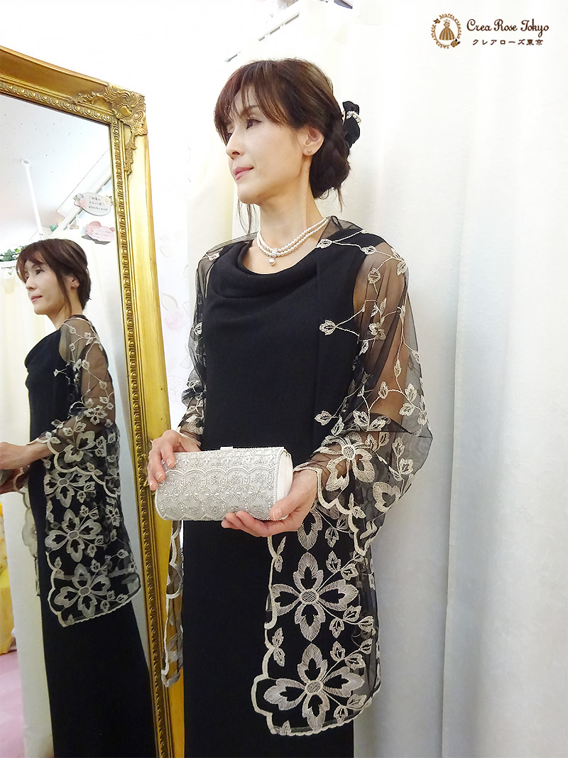 オールマイティなブラックドレスとクラシカルなショールの2点セット