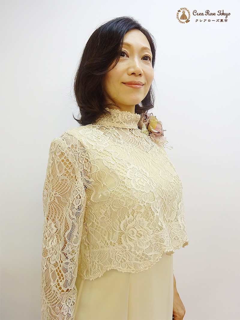 立ち襟が人気！総レースと穏やかな色合いで、装いを優雅に【メイサースボレロ】ミセスの結婚式やパーティーに