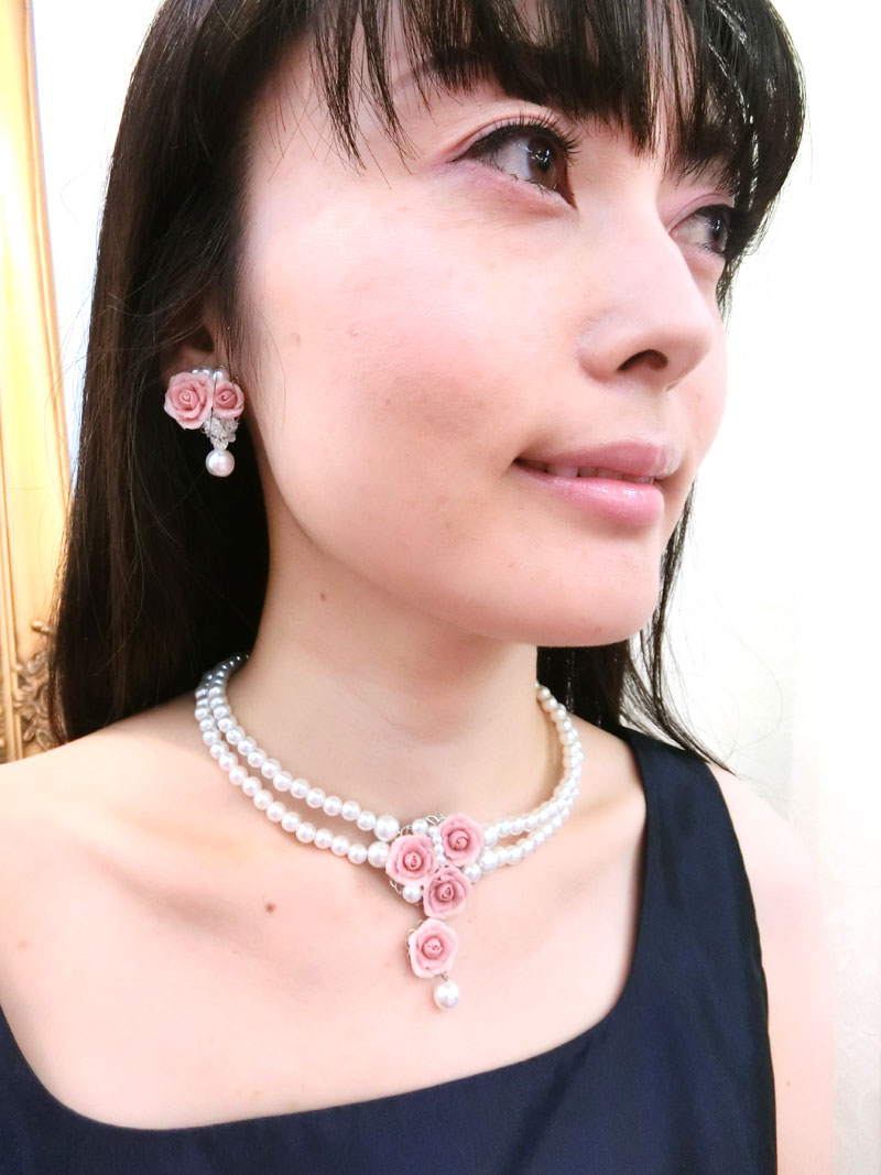 [ロドリアピンク]薔薇のパール２連ネックレス