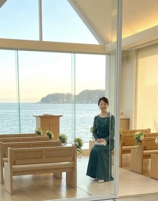 夏の結婚式に映える鮮やかなグリーン色の正礼装【ルイ・フィリップ】華を添える、オリジナルマザーズドレス